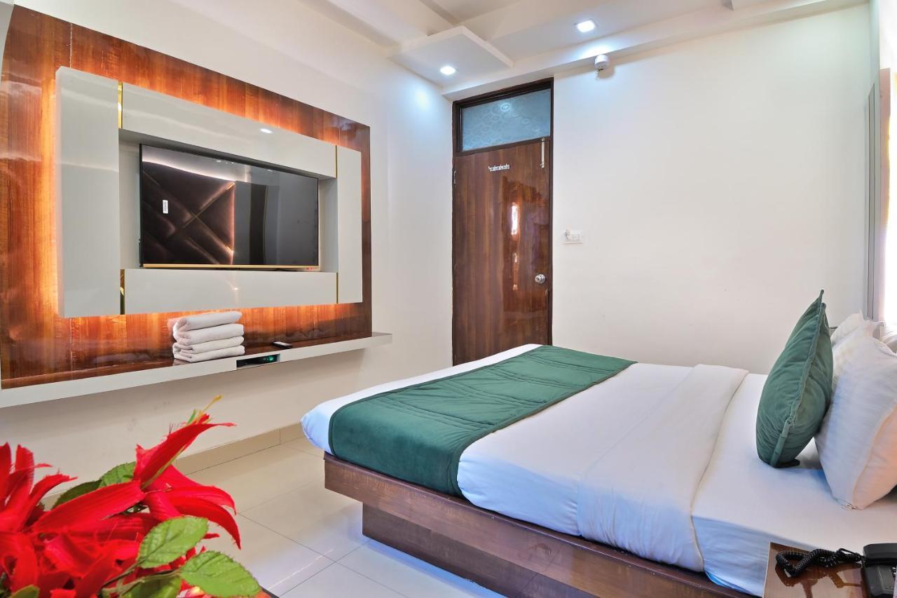 Hotel Star Villa - Budget Friendly Új-Delhi Kültér fotó