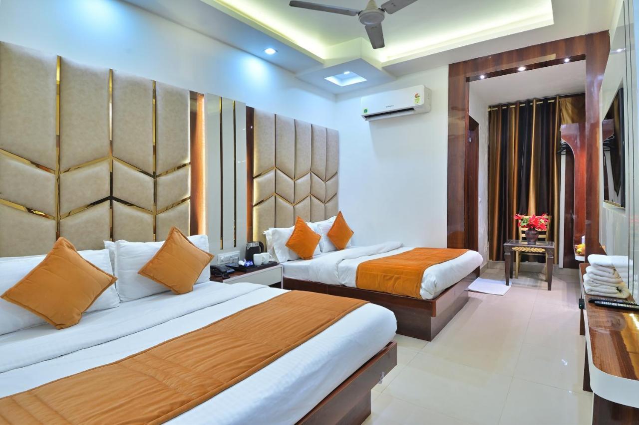 Hotel Star Villa - Budget Friendly Új-Delhi Kültér fotó